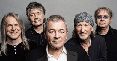 a recent photo of Deep Purple band members