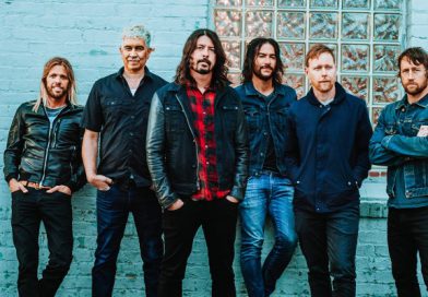 FOO FIGHTERS – CONCRETE AND GOLD