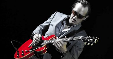 a photo of rock legend Joe Bonamassa